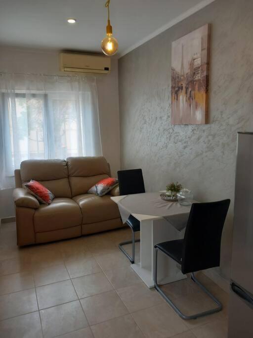 Apartmani Mira ザダル エクステリア 写真