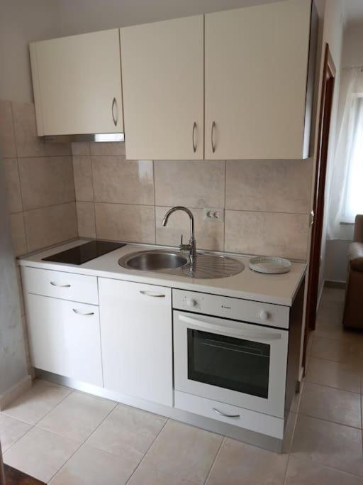 Apartmani Mira ザダル エクステリア 写真